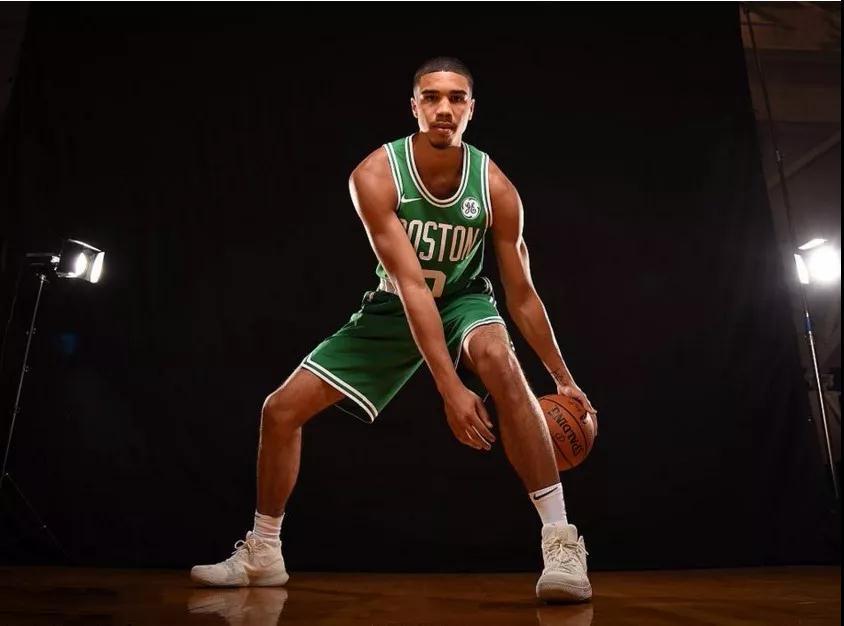 军保持领先 军保持领先